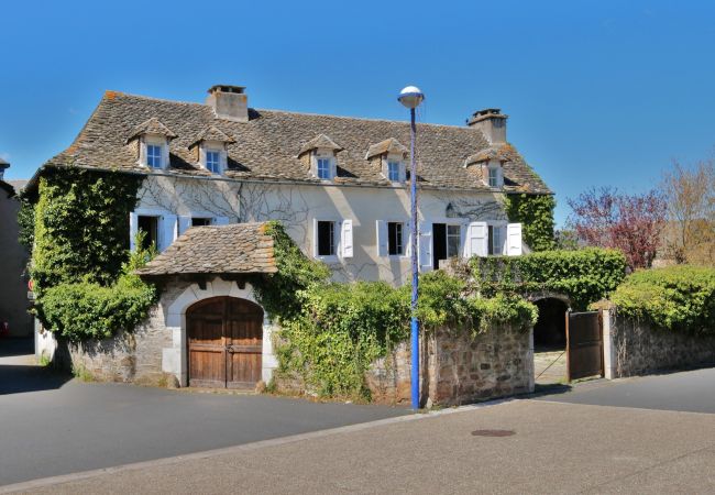  à Luc-la-Primaube - la maison de Blanche , Charme et Caractère Aveyron